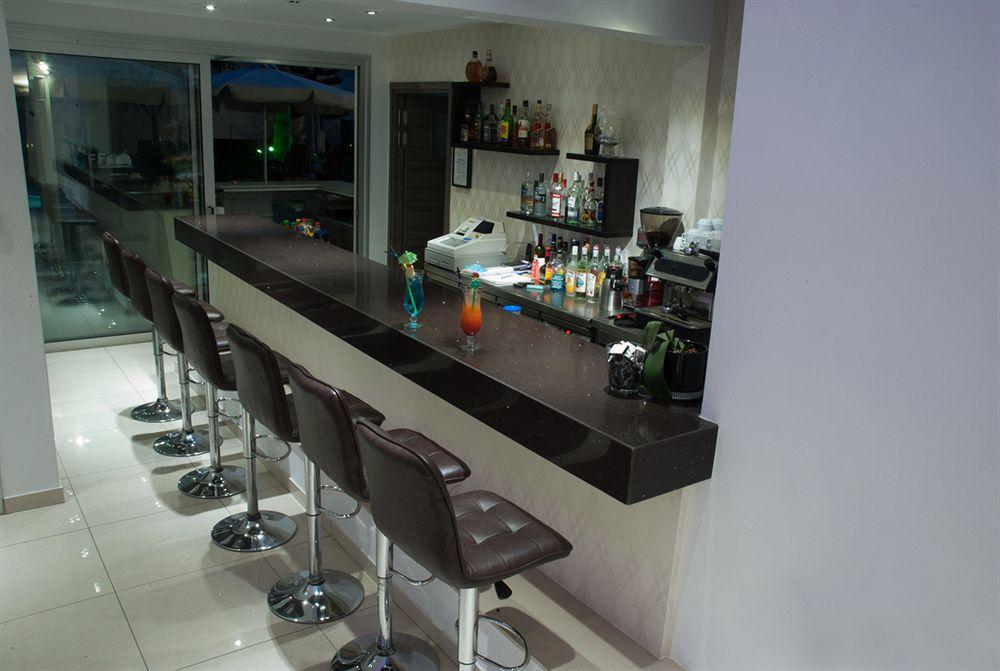 Frixos Suites Hotel Apartments Larnaca Luaran gambar