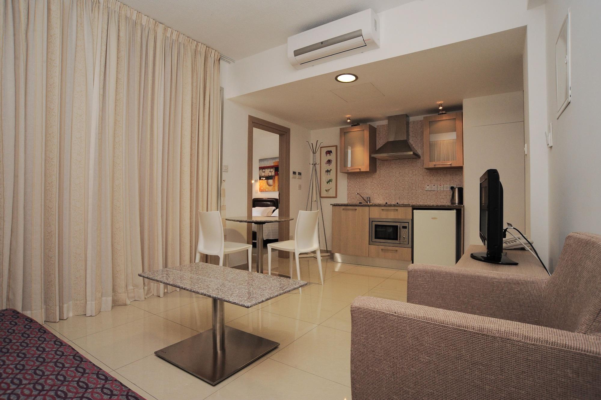 Frixos Suites Hotel Apartments Larnaca Luaran gambar