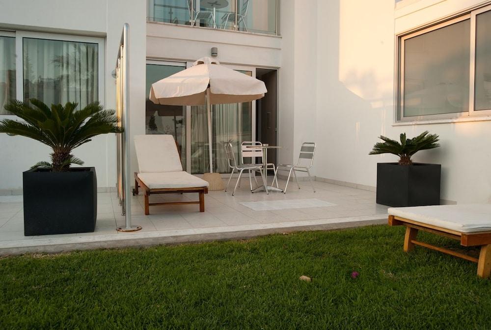 Frixos Suites Hotel Apartments Larnaca Luaran gambar