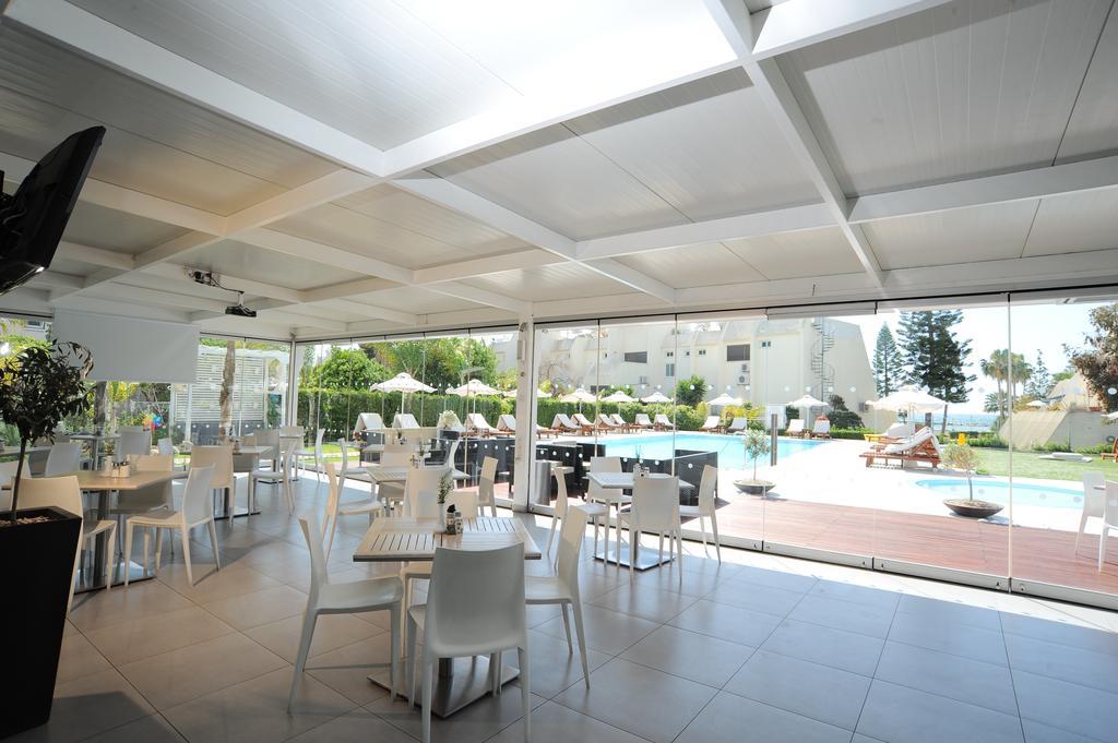 Frixos Suites Hotel Apartments Larnaca Luaran gambar