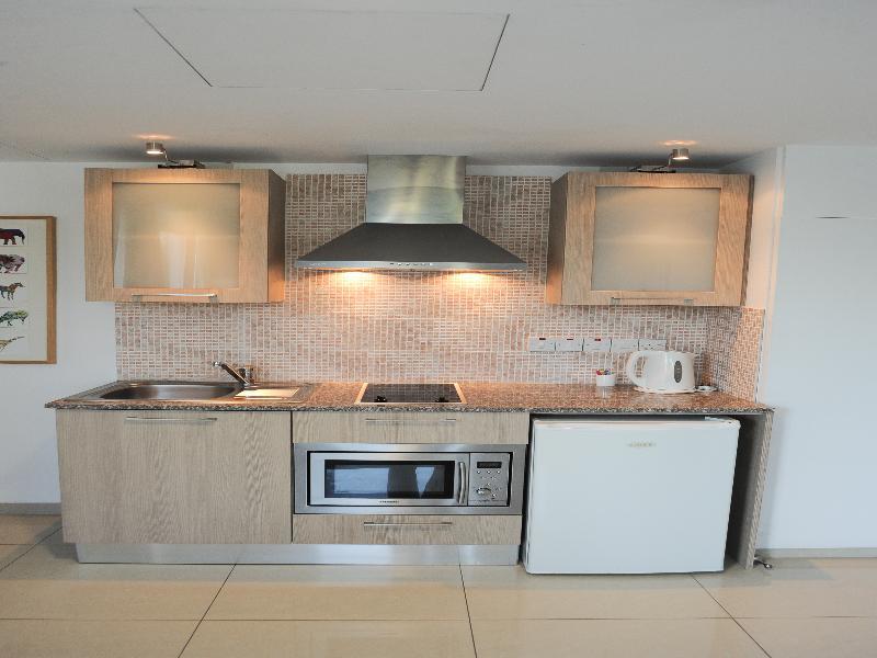 Frixos Suites Hotel Apartments Larnaca Luaran gambar