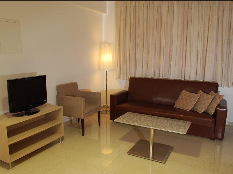 Frixos Suites Hotel Apartments Larnaca Luaran gambar
