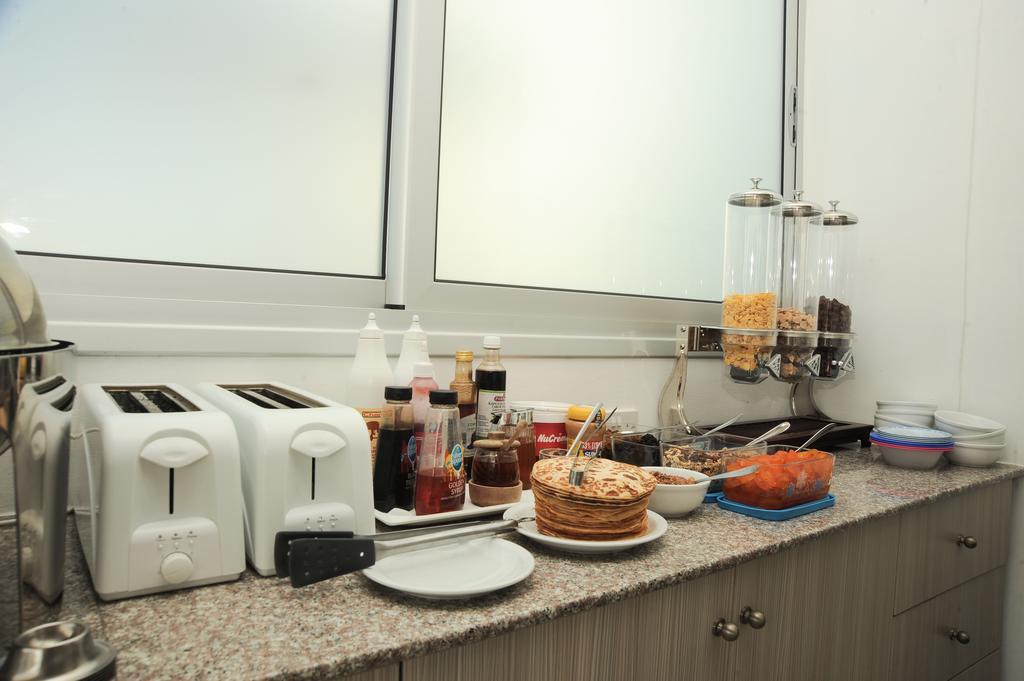Frixos Suites Hotel Apartments Larnaca Luaran gambar