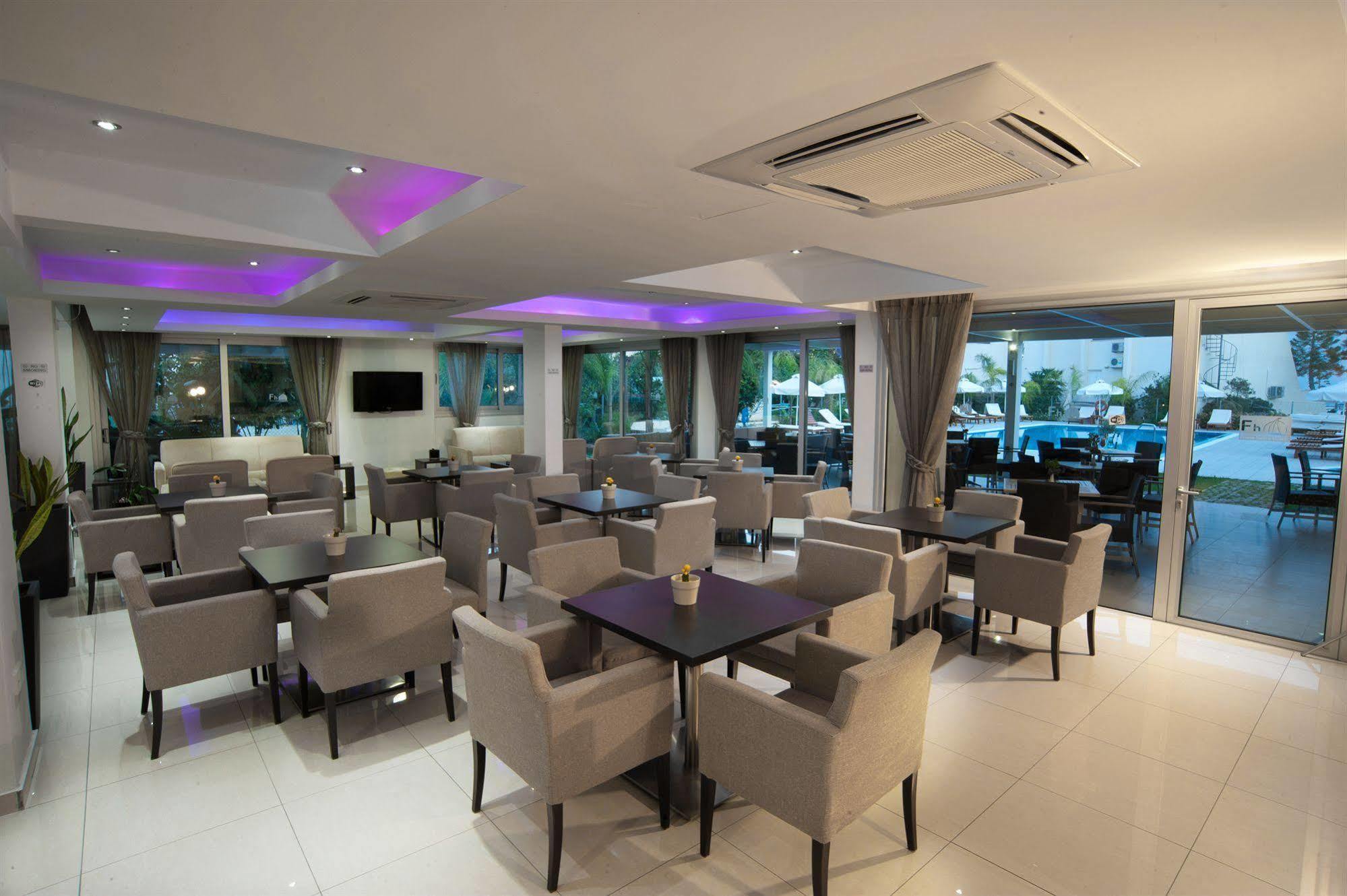Frixos Suites Hotel Apartments Larnaca Luaran gambar