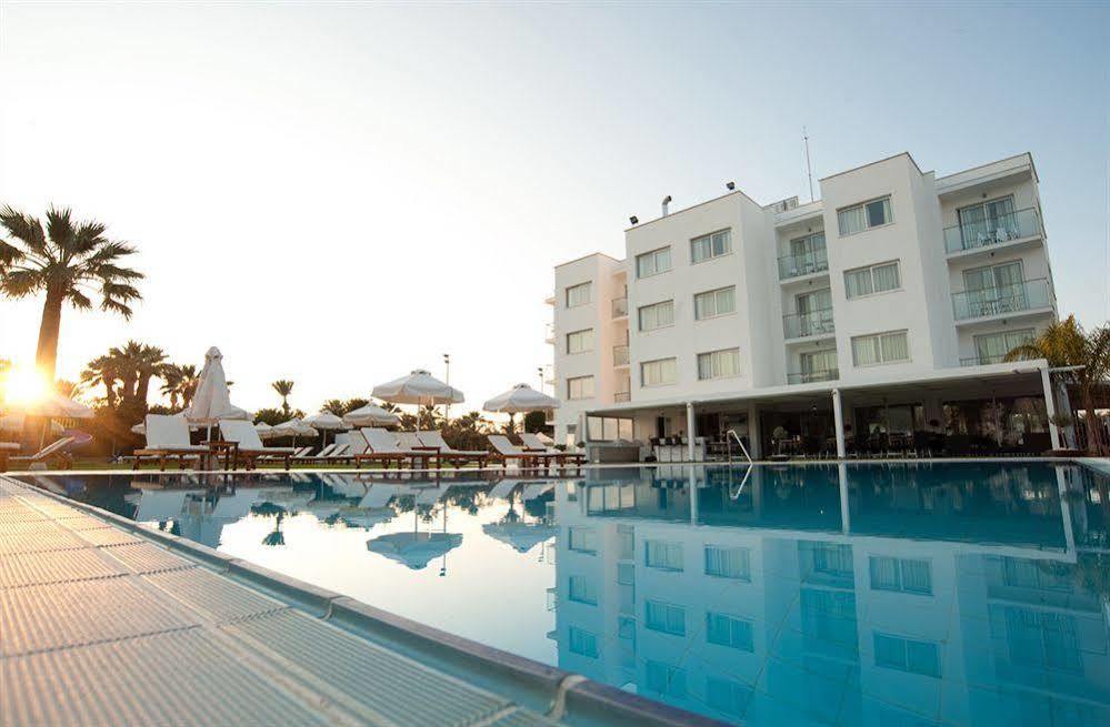 Frixos Suites Hotel Apartments Larnaca Luaran gambar
