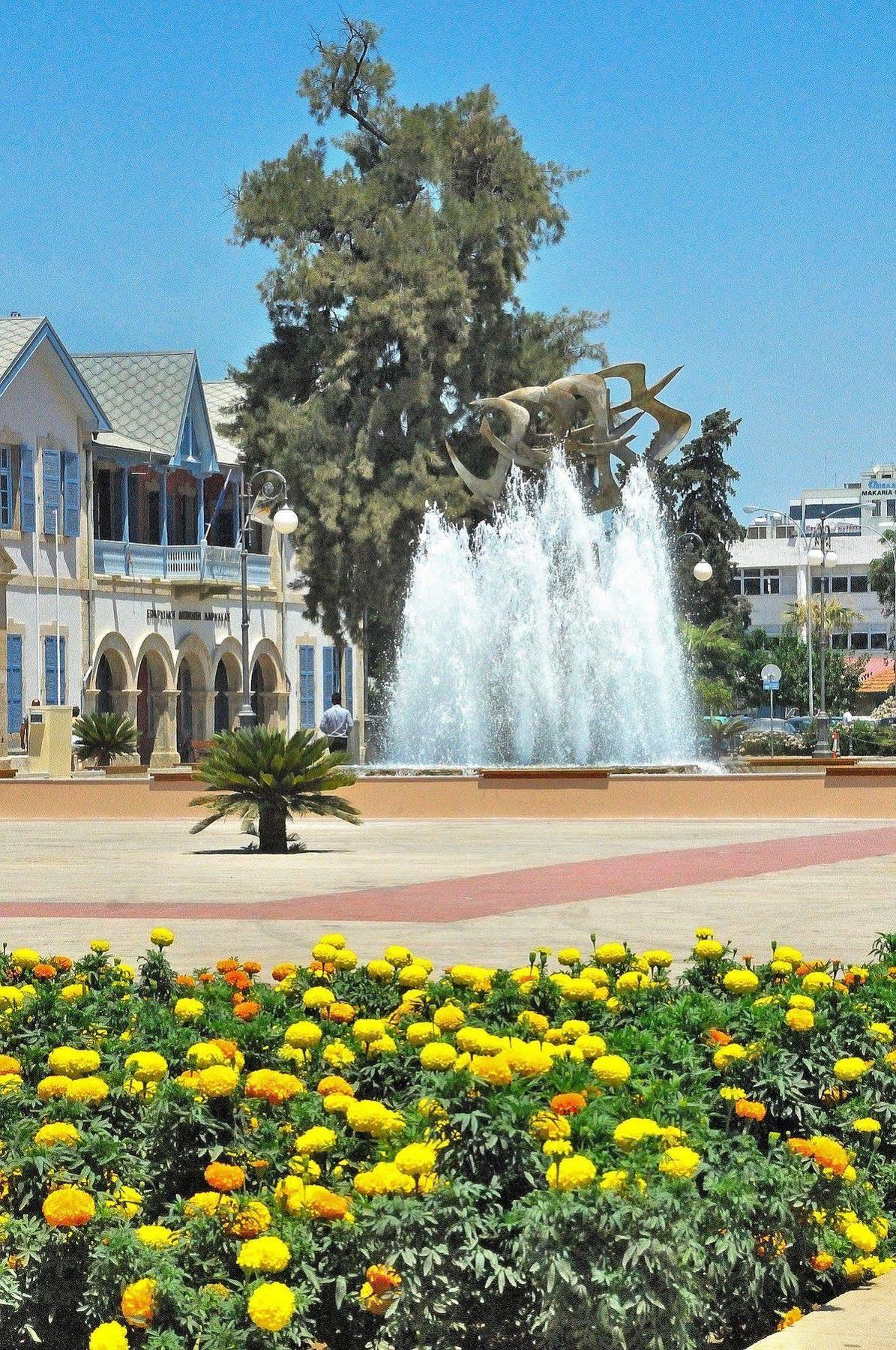 Frixos Suites Hotel Apartments Larnaca Luaran gambar